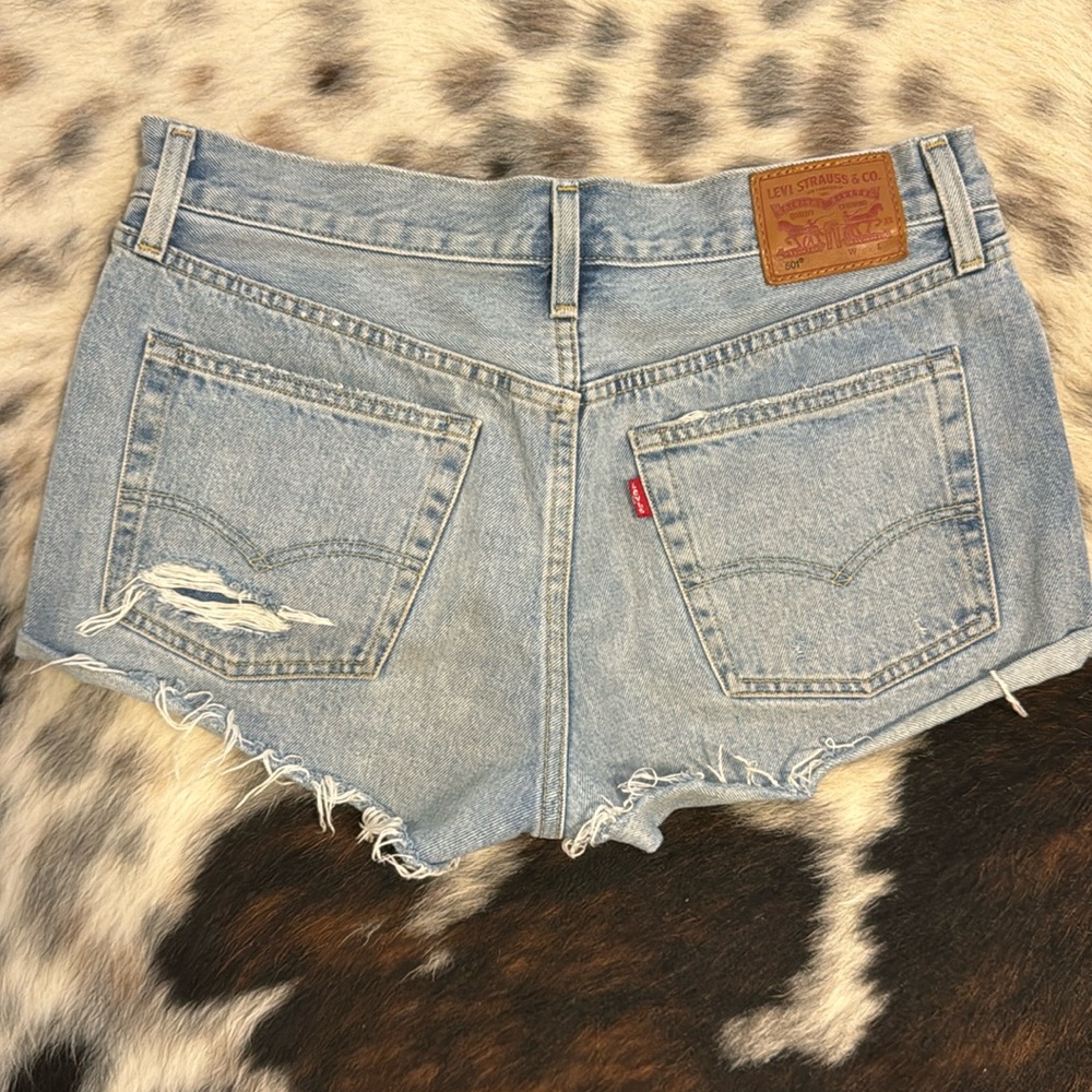 Levi shorts 29